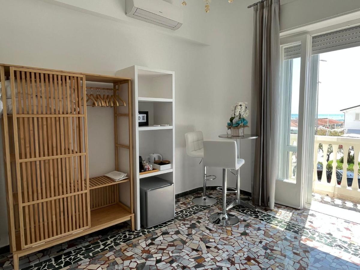 Al Mare 54 Luxury Guest House Lido di Camaiore Exteriör bild