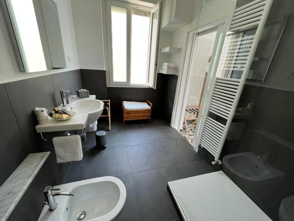 Al Mare 54 Luxury Guest House Lido di Camaiore Exteriör bild